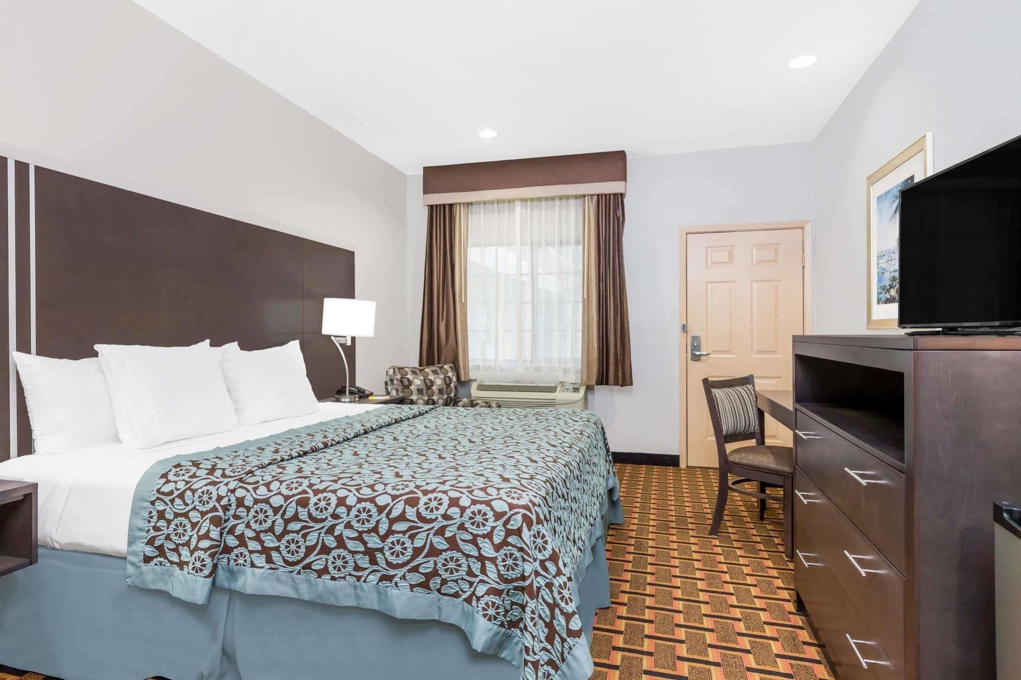 Days Inn & Suites By Wyndham Madisonville Exterior foto